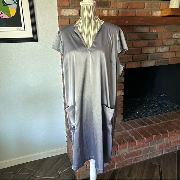 Universal Standard Cindy Satin V-Neck Midi Dress in Sedona Sage Sz 18-20 - Picture 3 of 10